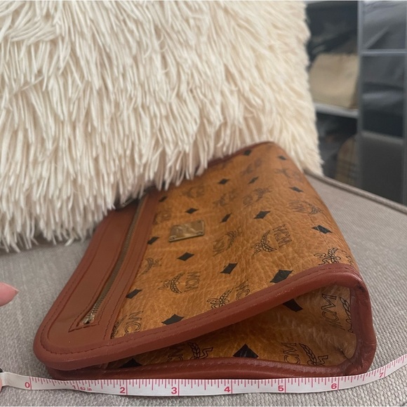 ⭐️COA⭐️MCM Vintage Visetos Leather-Trimmed Pouch/Clutch⭐️ 💯AuThEnTiC - Picture 14 of 14